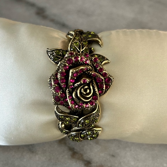 HEIDI DAUS Signed Vintage 1990's Green And Red Rose Shaped Hinged Cuff Bracelet - Picture 3 of 6